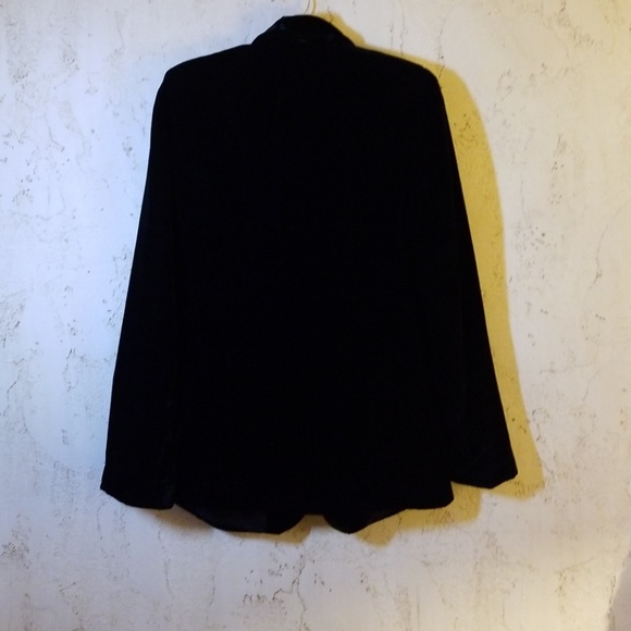 Blazer - Picture 3 of 3